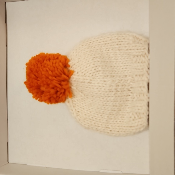 Pom pom pumpkin hat - Picture 2 of 3